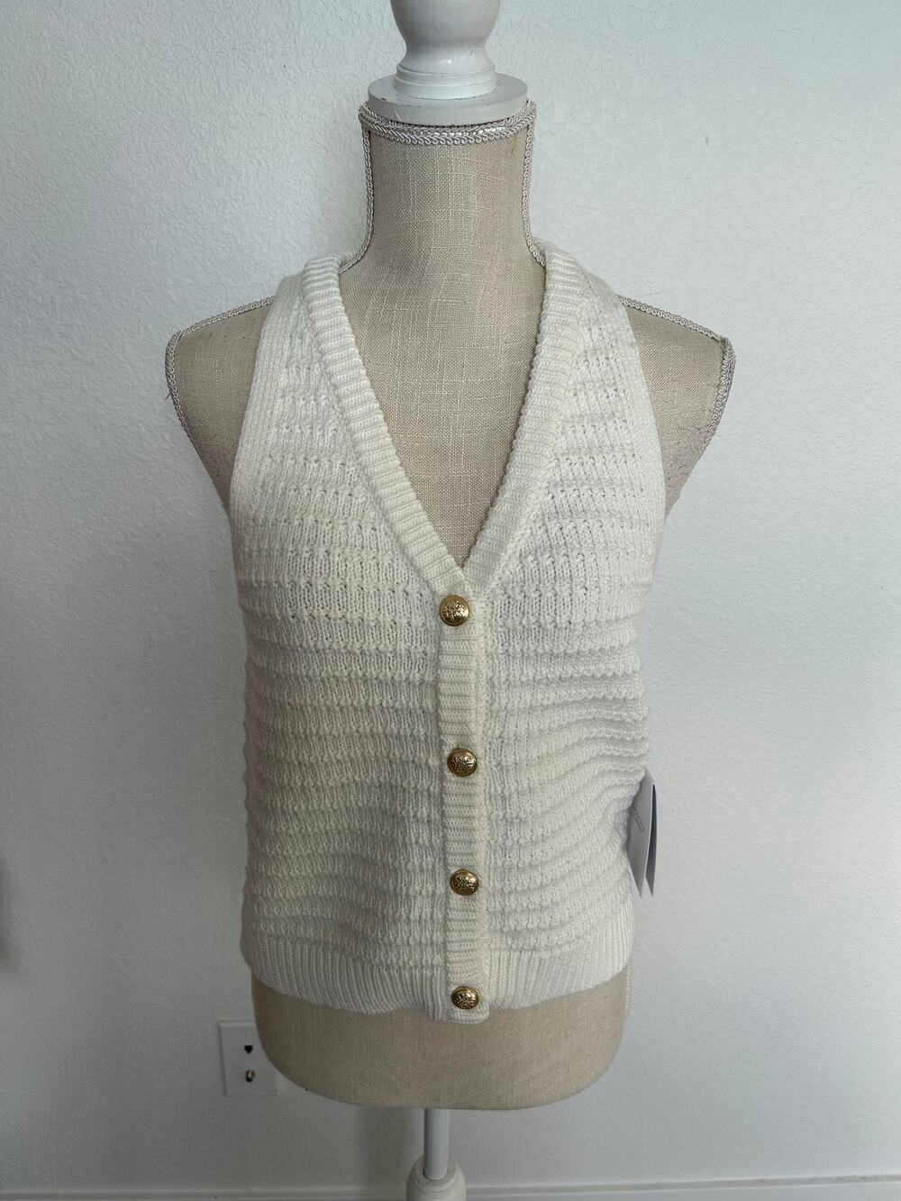 Revolve Song of Style by Aimee Song White Knit Sweater Vest - M